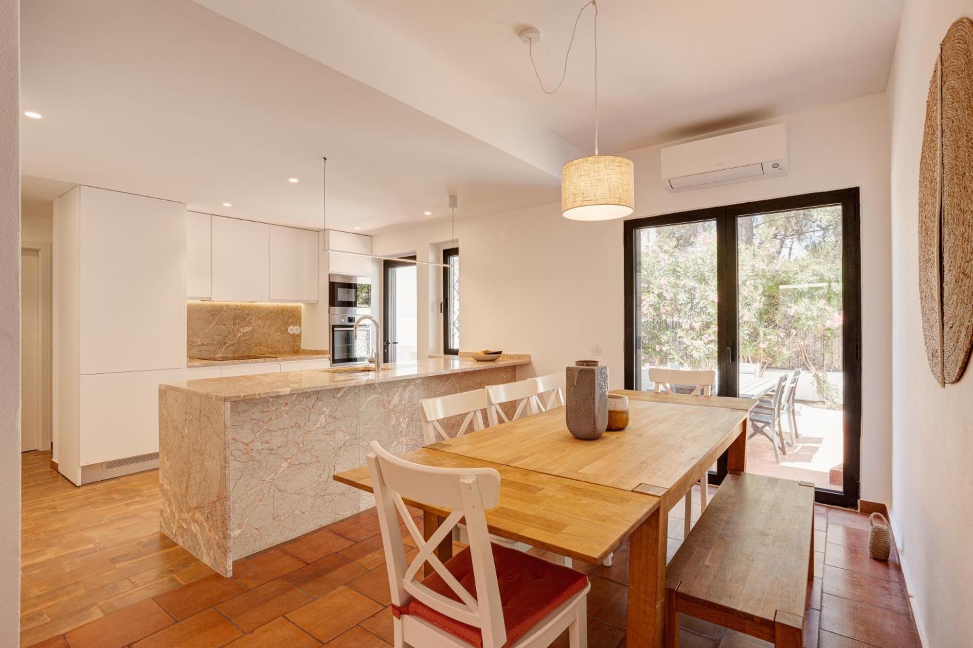 Holiday home Moradia Tradicional No Centro A 100m Da Monte Gordo