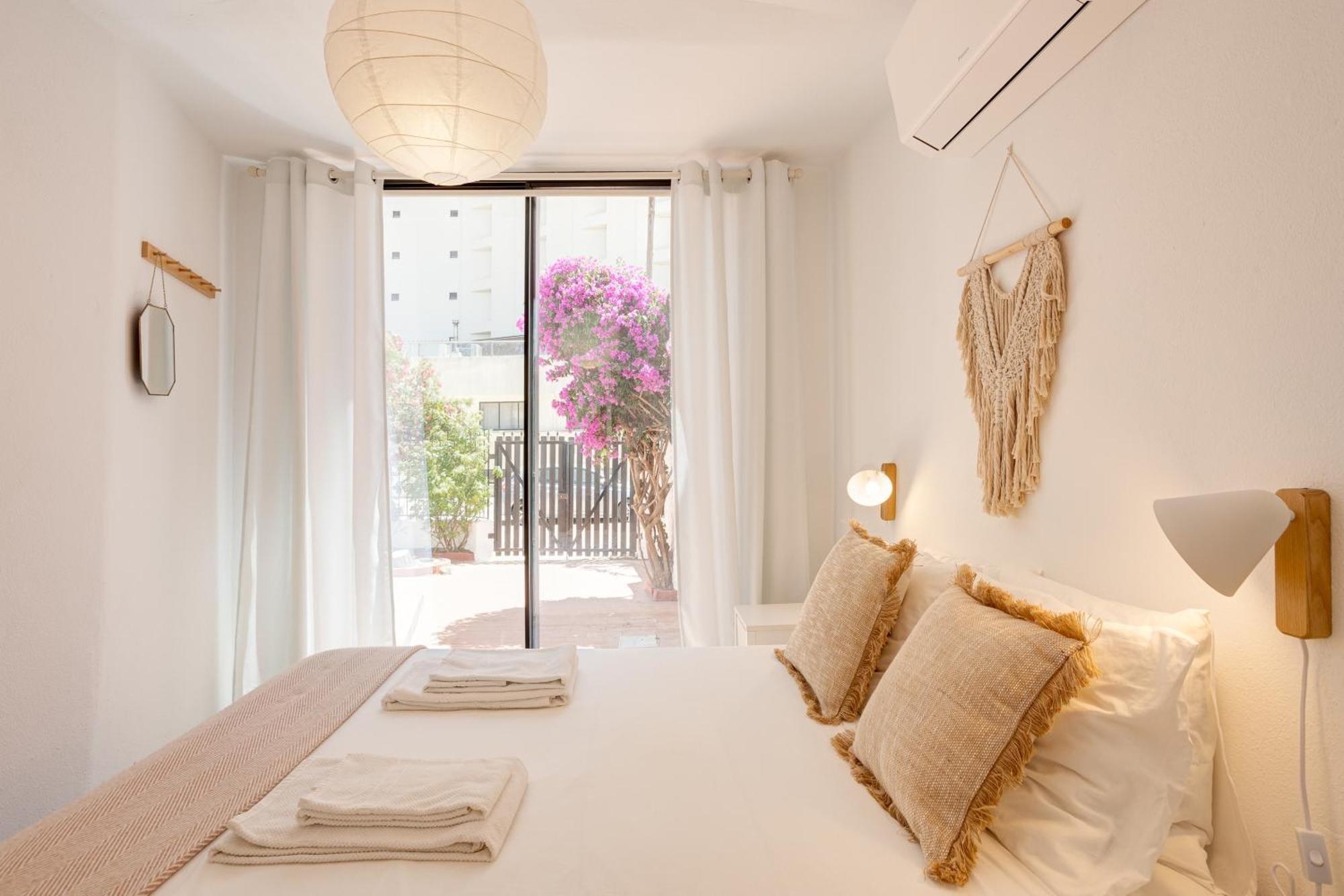 Moradia Tradicional No Centro A 100m Da Holiday home Monte Gordo