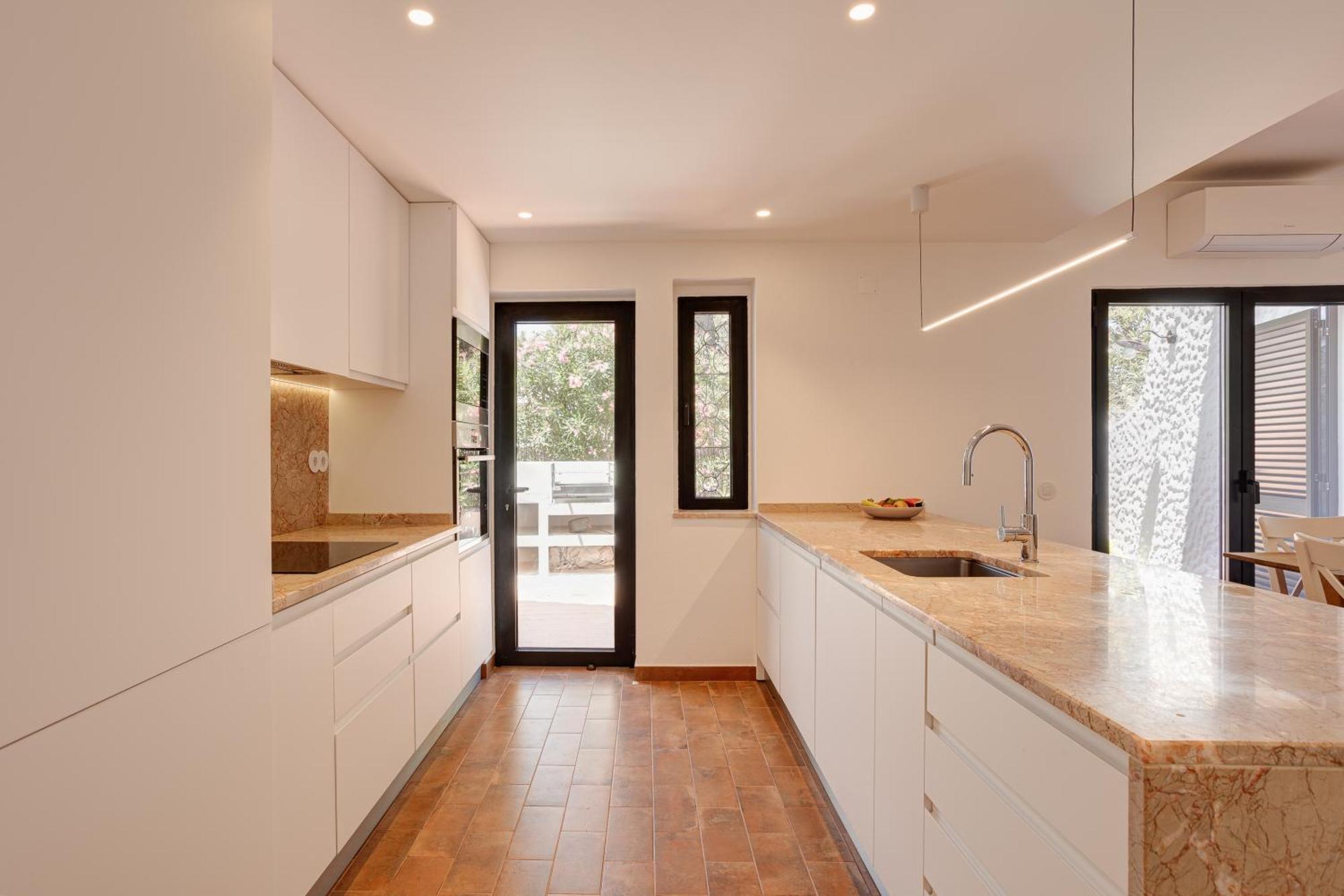 Moradia Tradicional No Centro A 100m Da Holiday home Monte Gordo